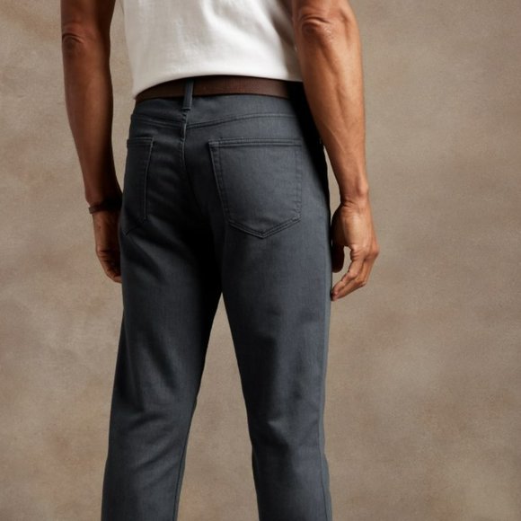 EUC - Banana Republic Traveller Chinos - Picture 6 of 7